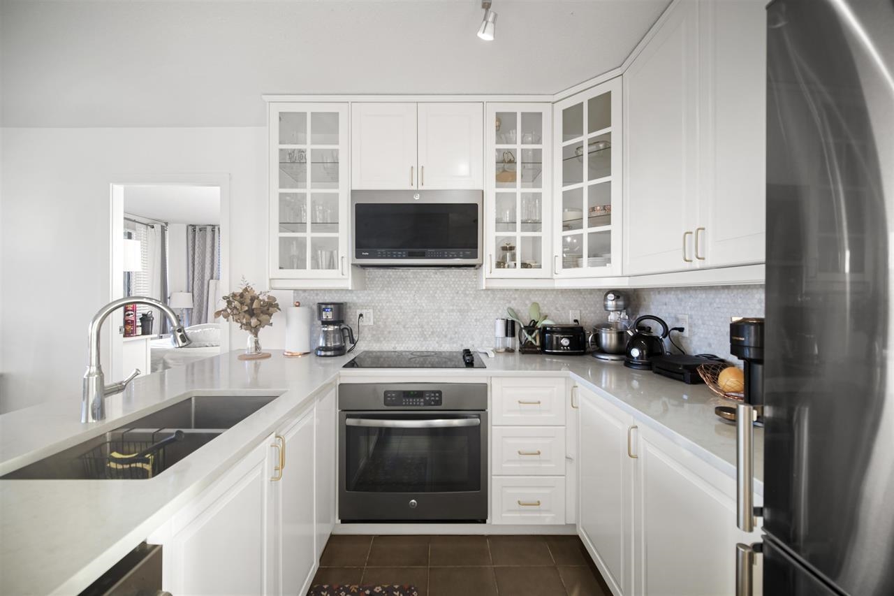 4118 Dawson Street #702, Burnaby, BC V5C 0A3