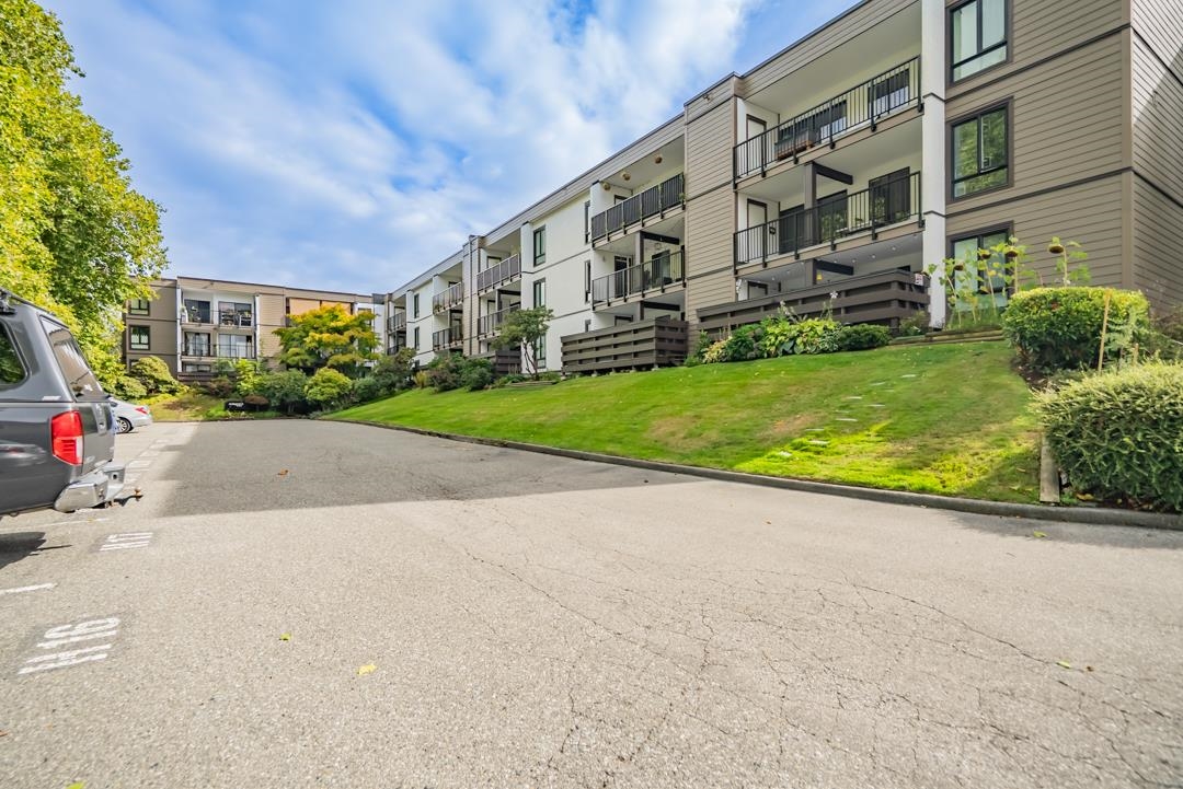 8760 Number 1 Road #unit 312, Richmond, BC V7C 4L5