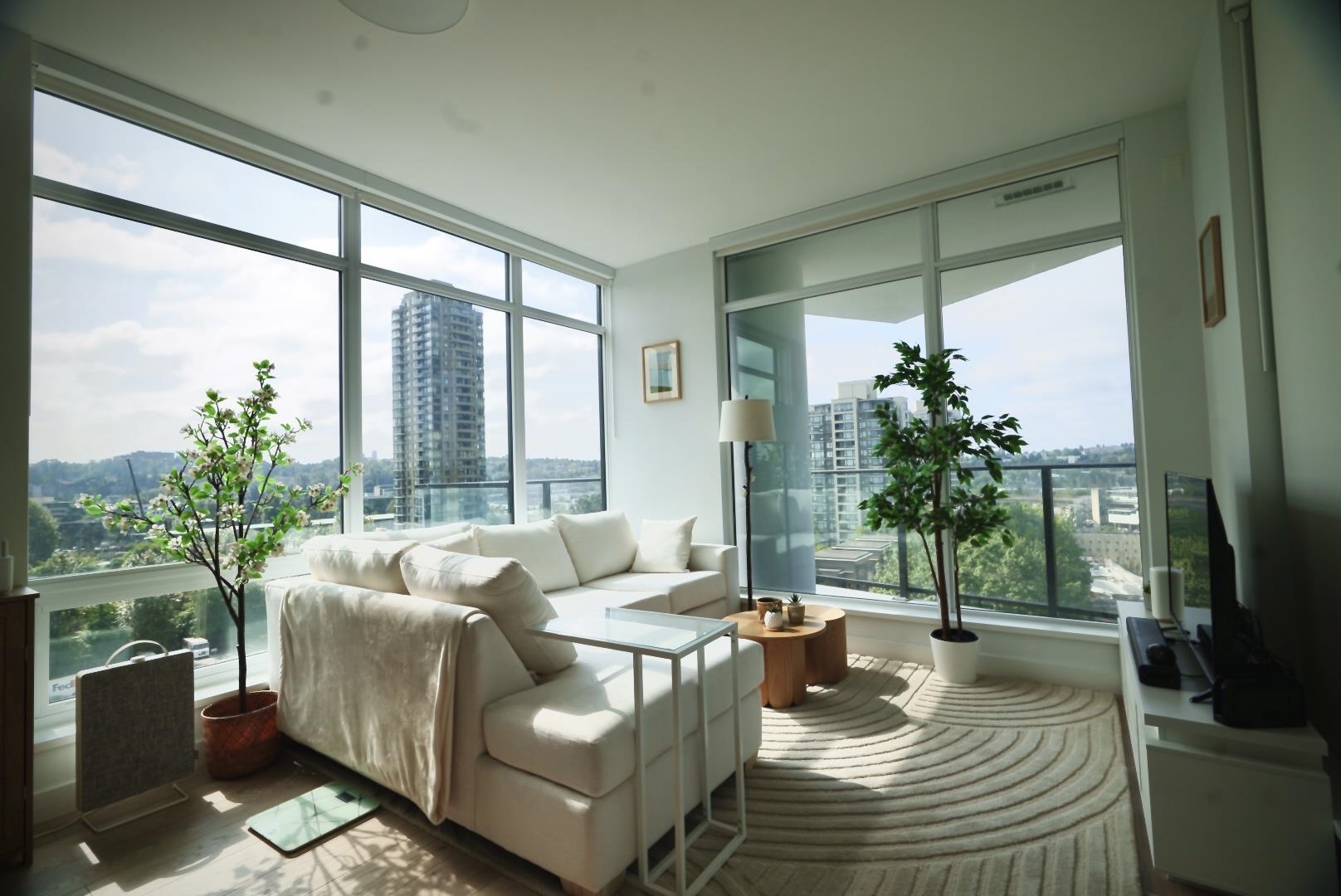 2181 Madison Avenue #802, Burnaby, BC V5C 0N4