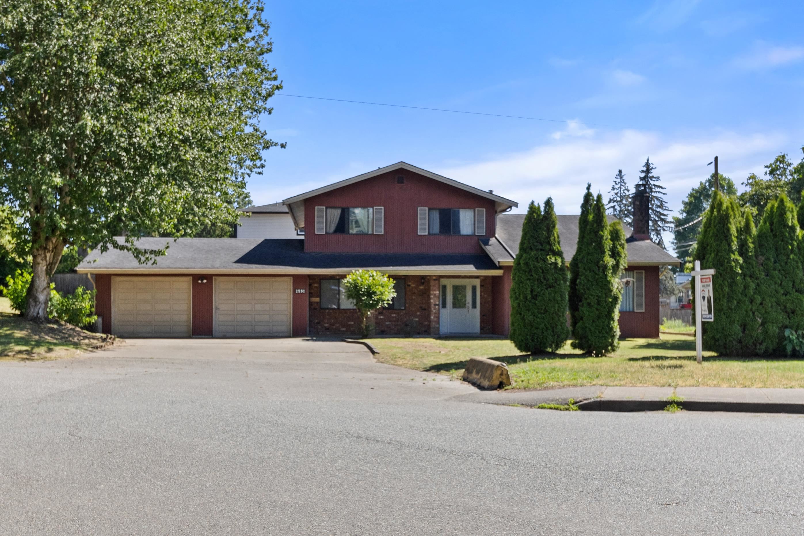 2551 Adelaide Street, Abbotsford, BC V2T 3L9