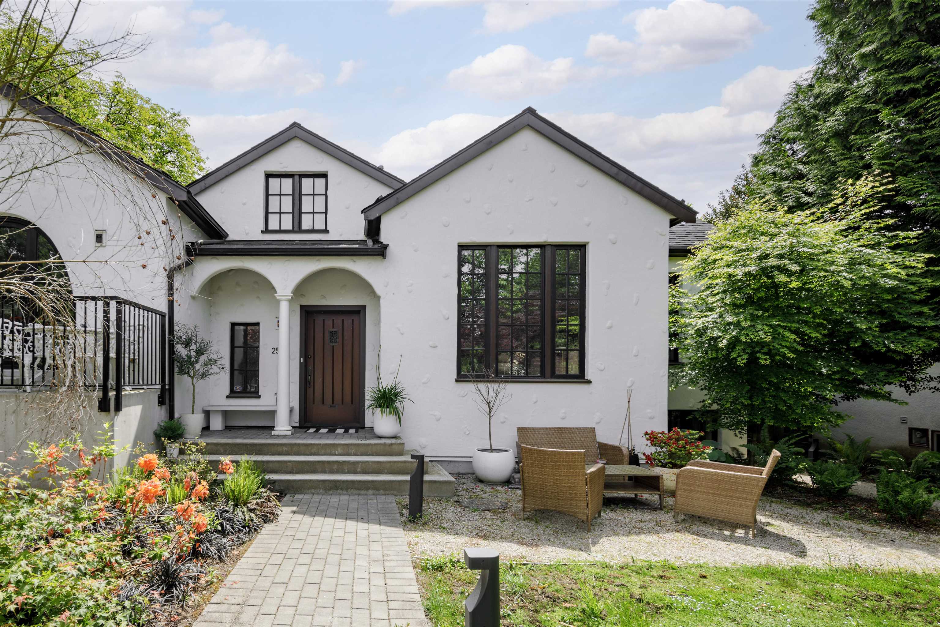 2502 West 33rd Avenue, Vancouver, BC V6N 2E6