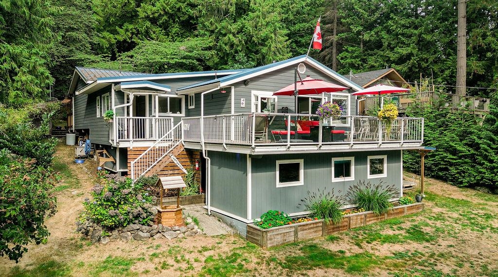 405 Gavin Rd, Bowen Island, BC V0N 1G2
