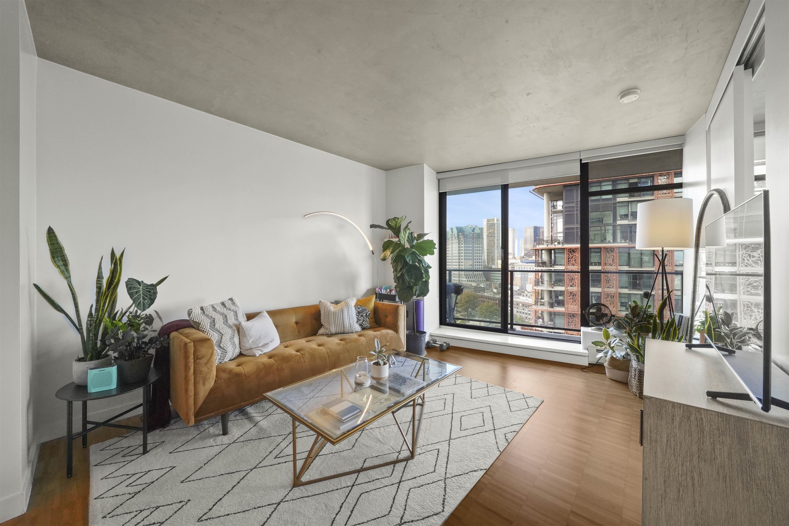 108 West Cordova Street #1907, Vancouver, BC V6B 0G5