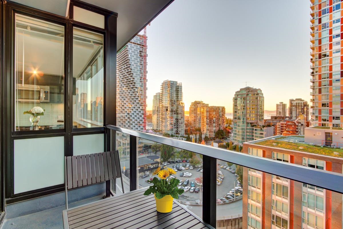 1325 Rolston Street #1513, Vancouver, BC V6B 0M2