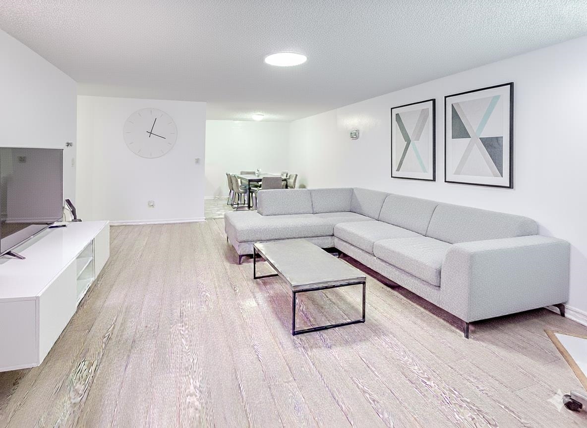 9101 Horne Street #124, Burnaby, BC V3N 4M3