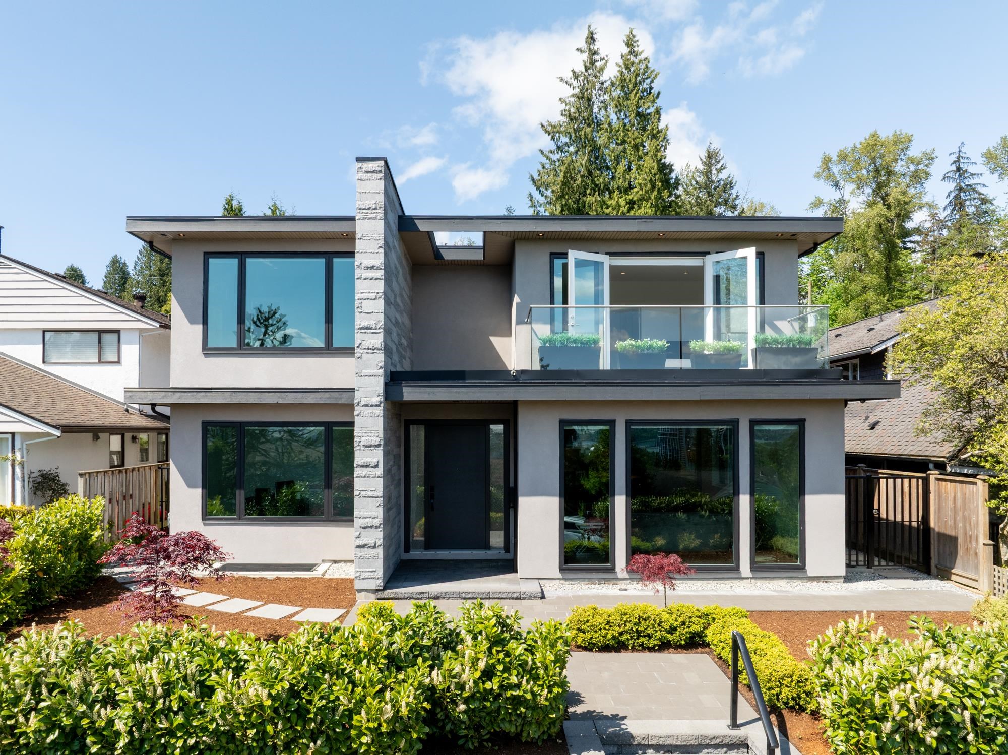 1052 Calverhall Street, North Vancouver, BC V7L 1Y3