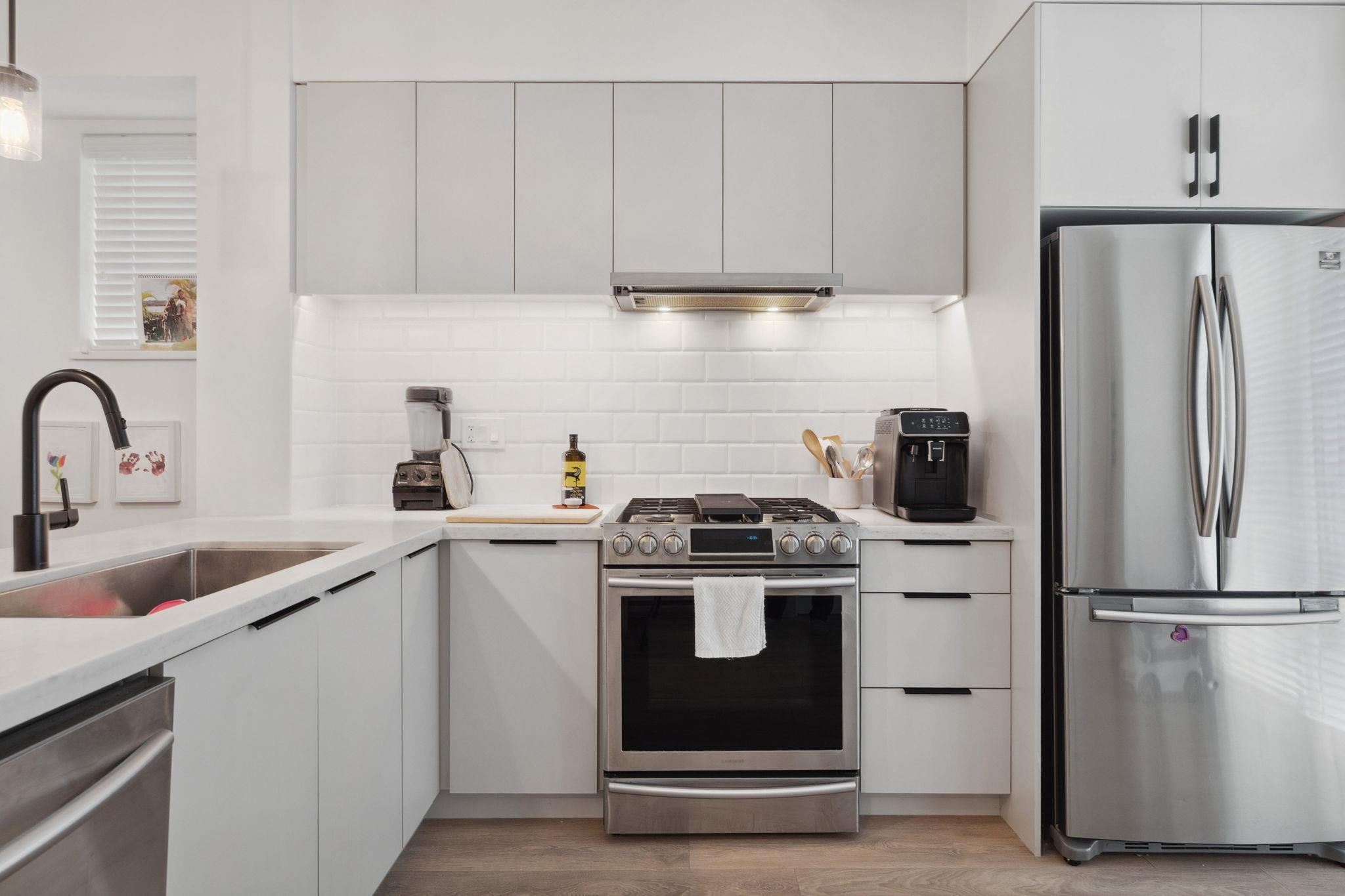 3021 Saint George Street #601, Port Moody, BC V3H 0K3