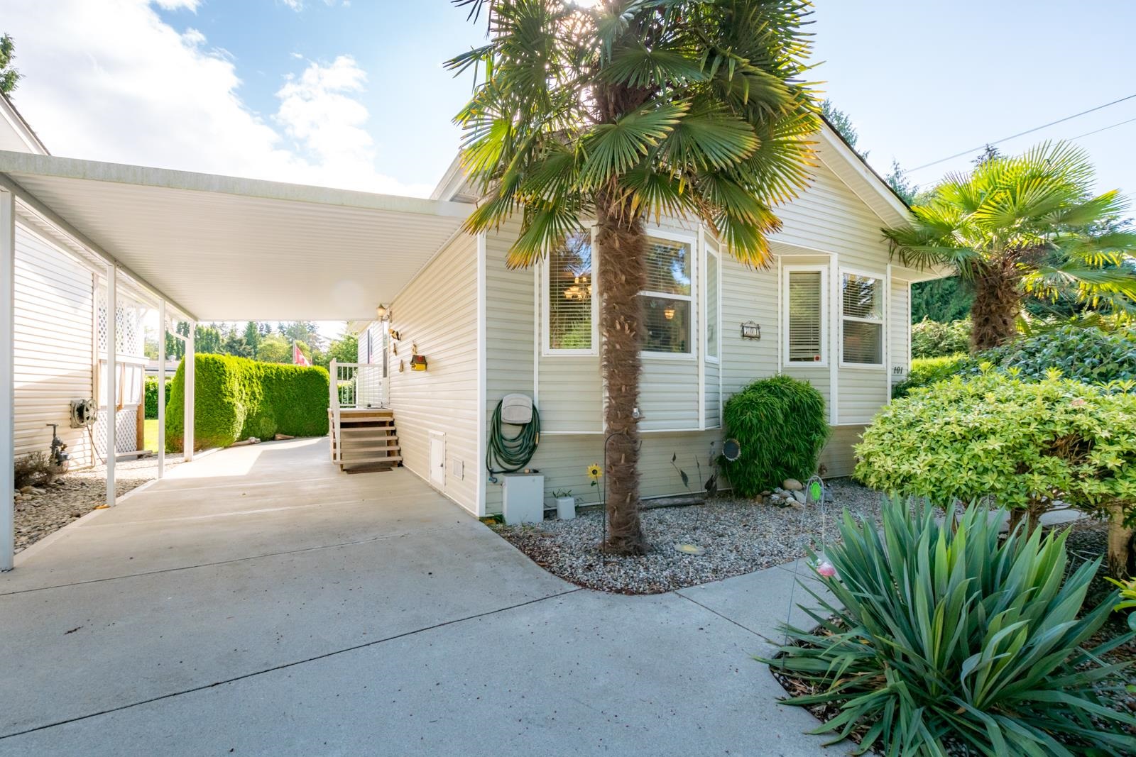 4510 Sunshine Coast Hwy #101, Sechelt, BC V7Z 0T5