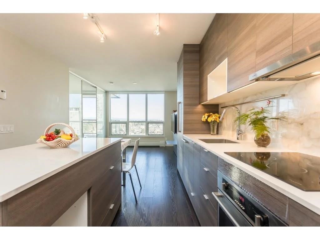 13398 104 Avenue #2009, Surrey, BC V3T 1V6