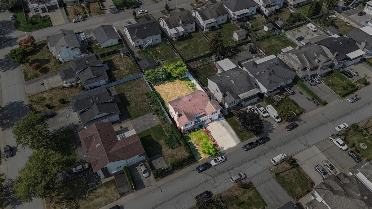 134 Street, Surrey, BC V3W 9Y1