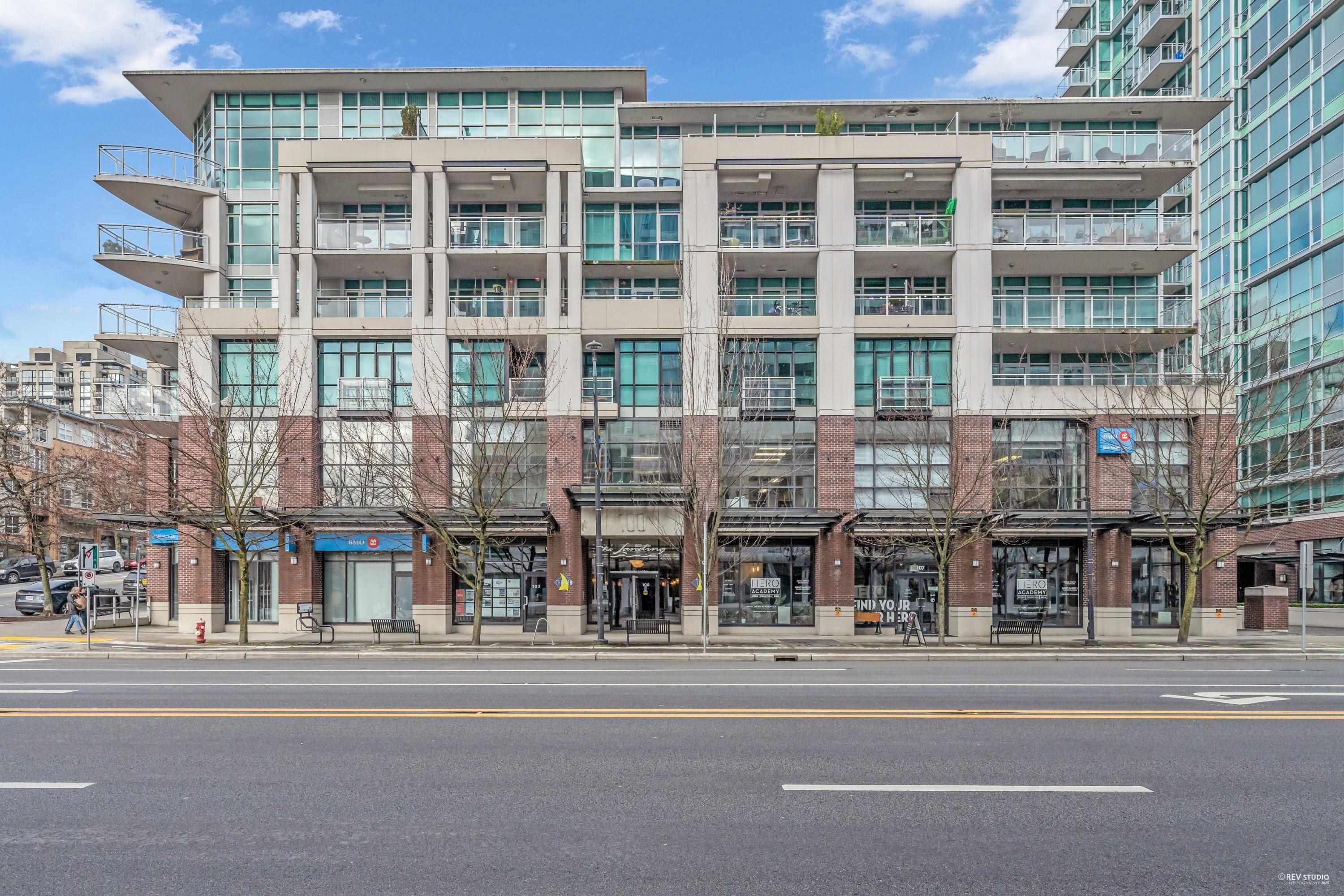 100 E Esplanade Street, North Vancouver, BC V7L 4V1