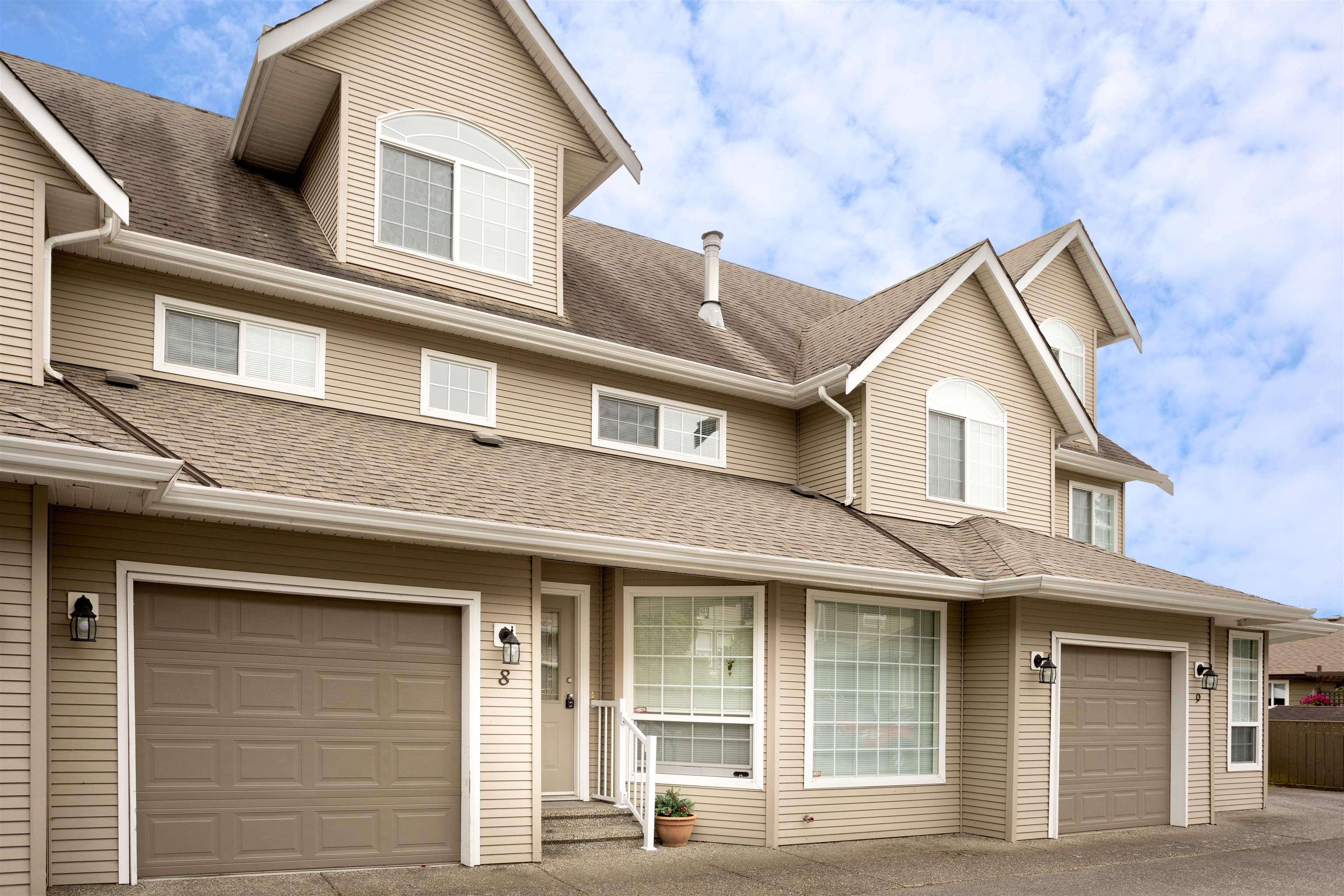 9472 Woodbine Street #8, Chilliwack, BC V2P 5S4
