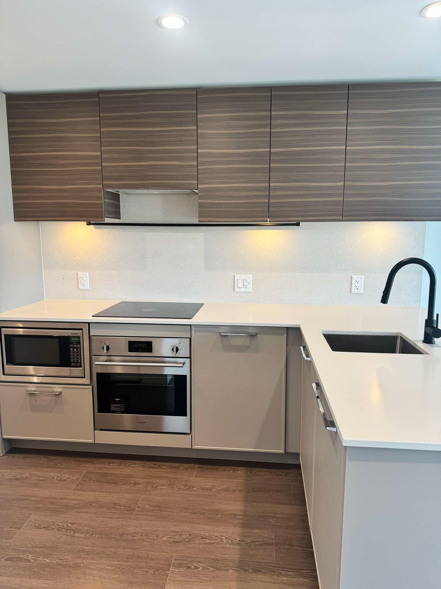 13725 George Junction #1908, Surrey, BC V3T 4Y3