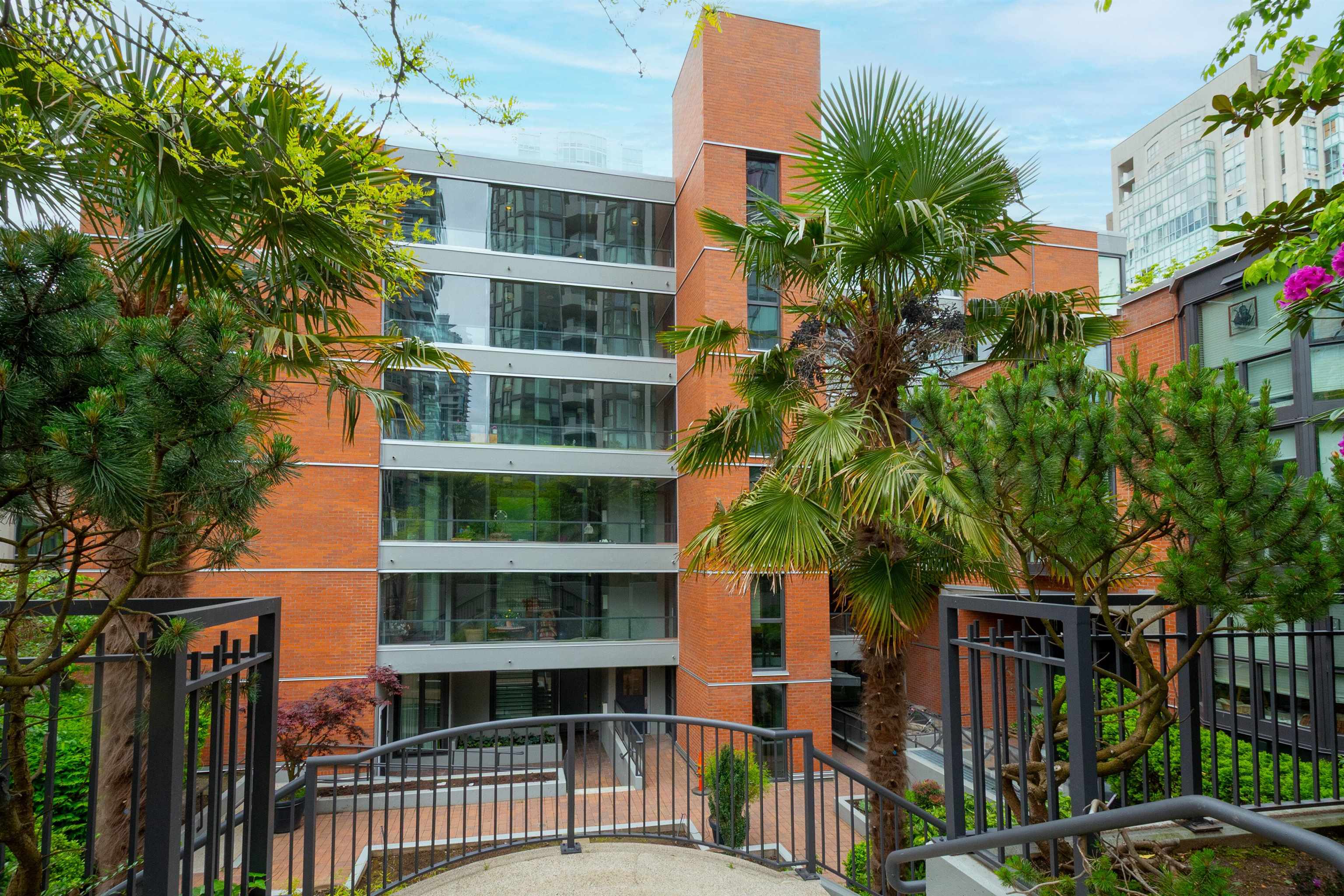 1488 Hornby Street #203, Vancouver, BC V6Z 1X3