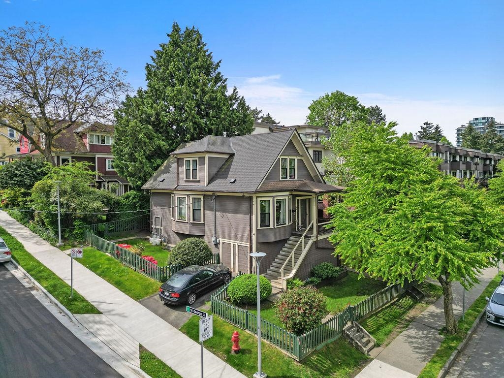 498 East 5th Avenue, Vancouver, BC V5T 1H9