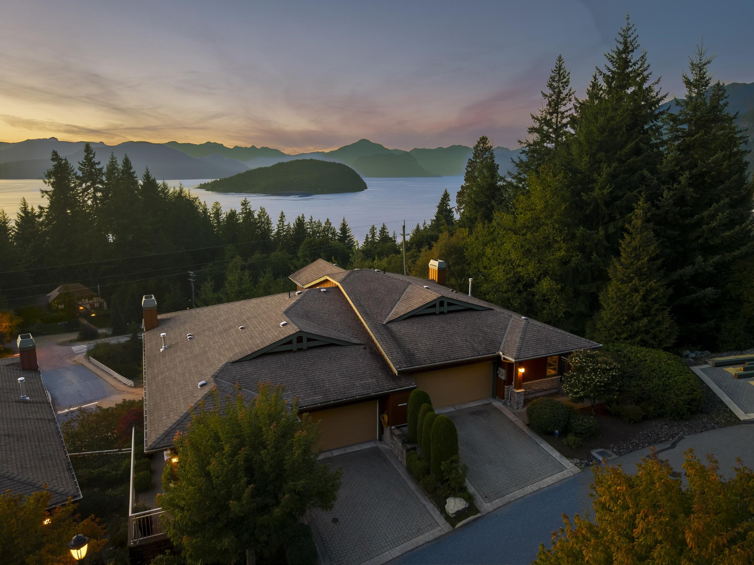 8519 Seascape Drive, West Vancouver, BC V7W 3J7