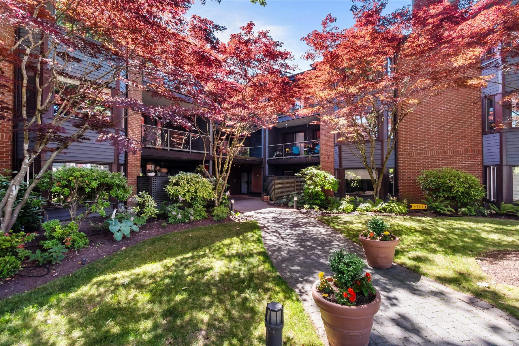 15300 17 Avenue #107, Surrey, BC V4A 8Y6