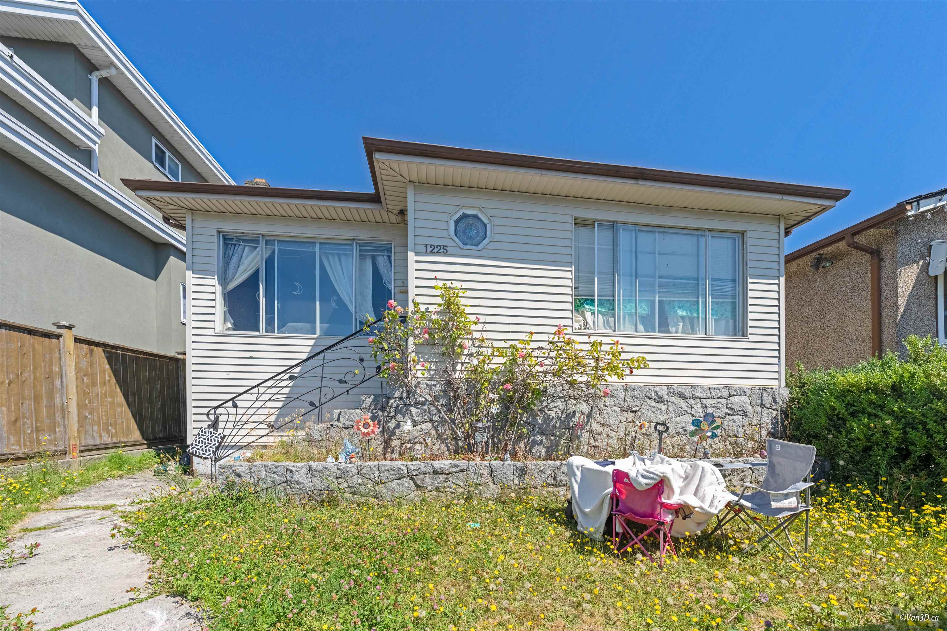 1225 East 61st Avenue, Vancouver, BC V5X 2C5