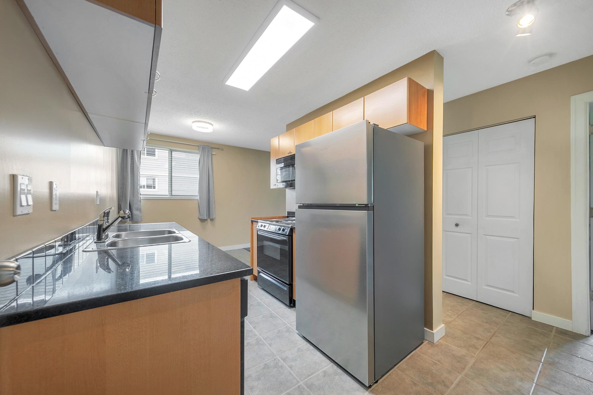 1121 Howie Avenue #303, Coquitlam, BC V3J 1T9