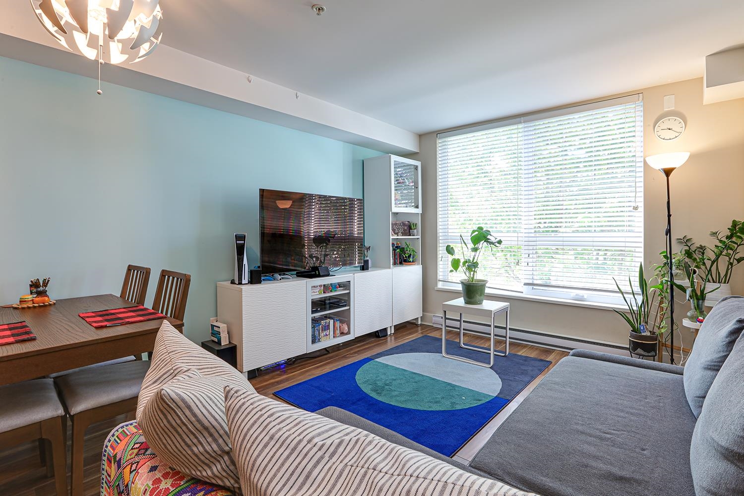 55 8th Avenue #208, New Westminster, BC V3L 0E8