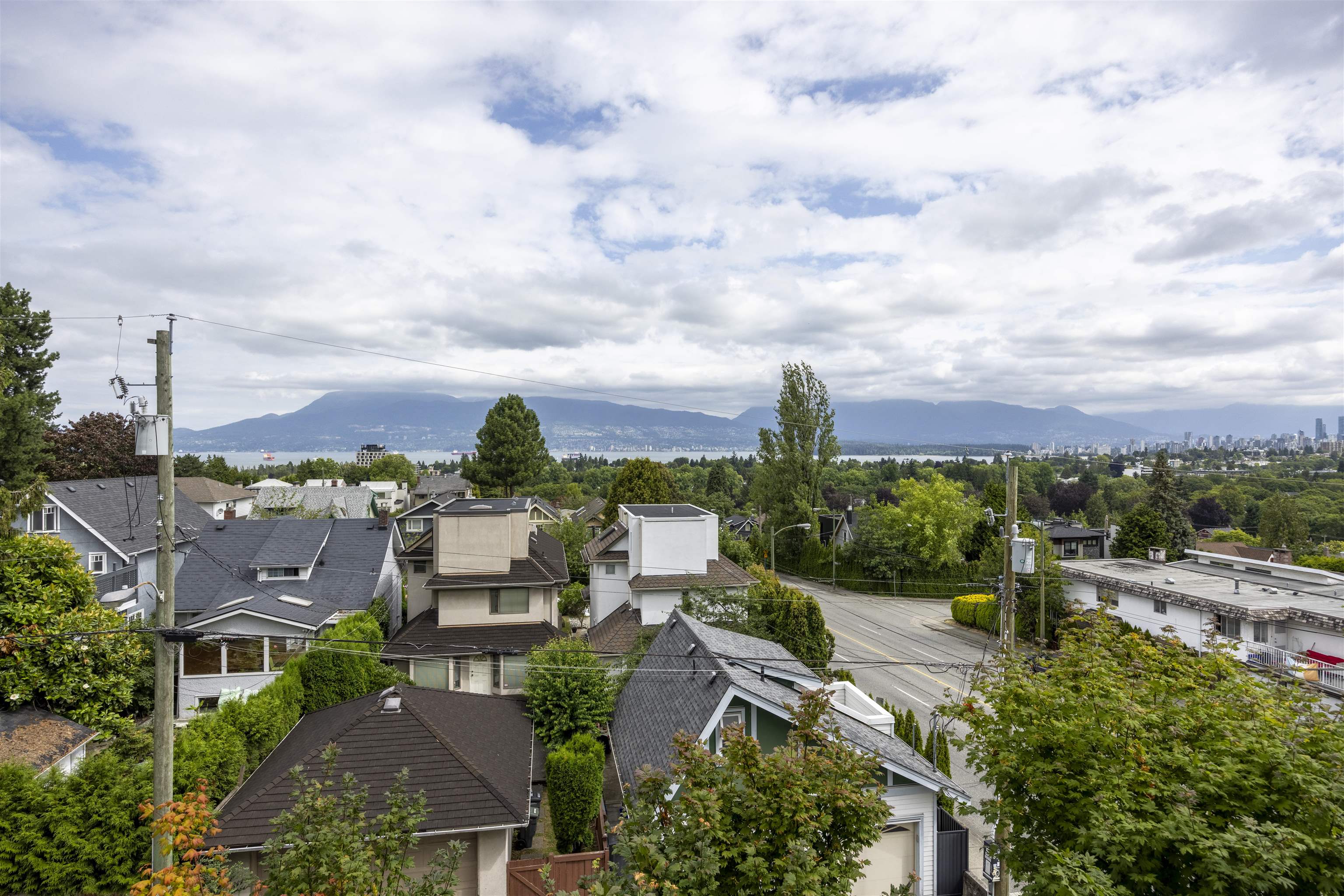 3639 West 16th Avenue #305, Vancouver, BC V6R 3C3