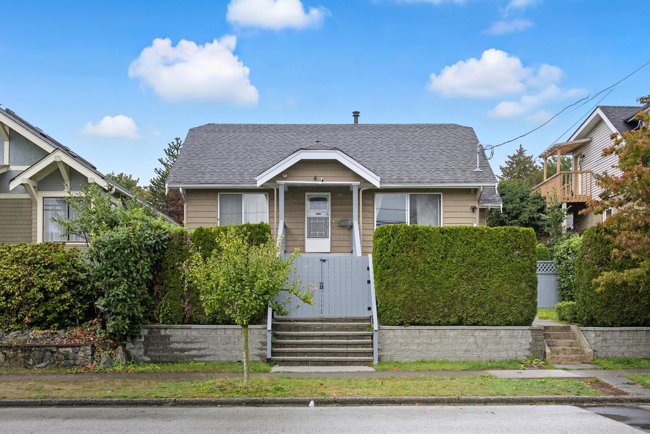 1515 8th Avenue, New Westminster, BC V3M 2S5