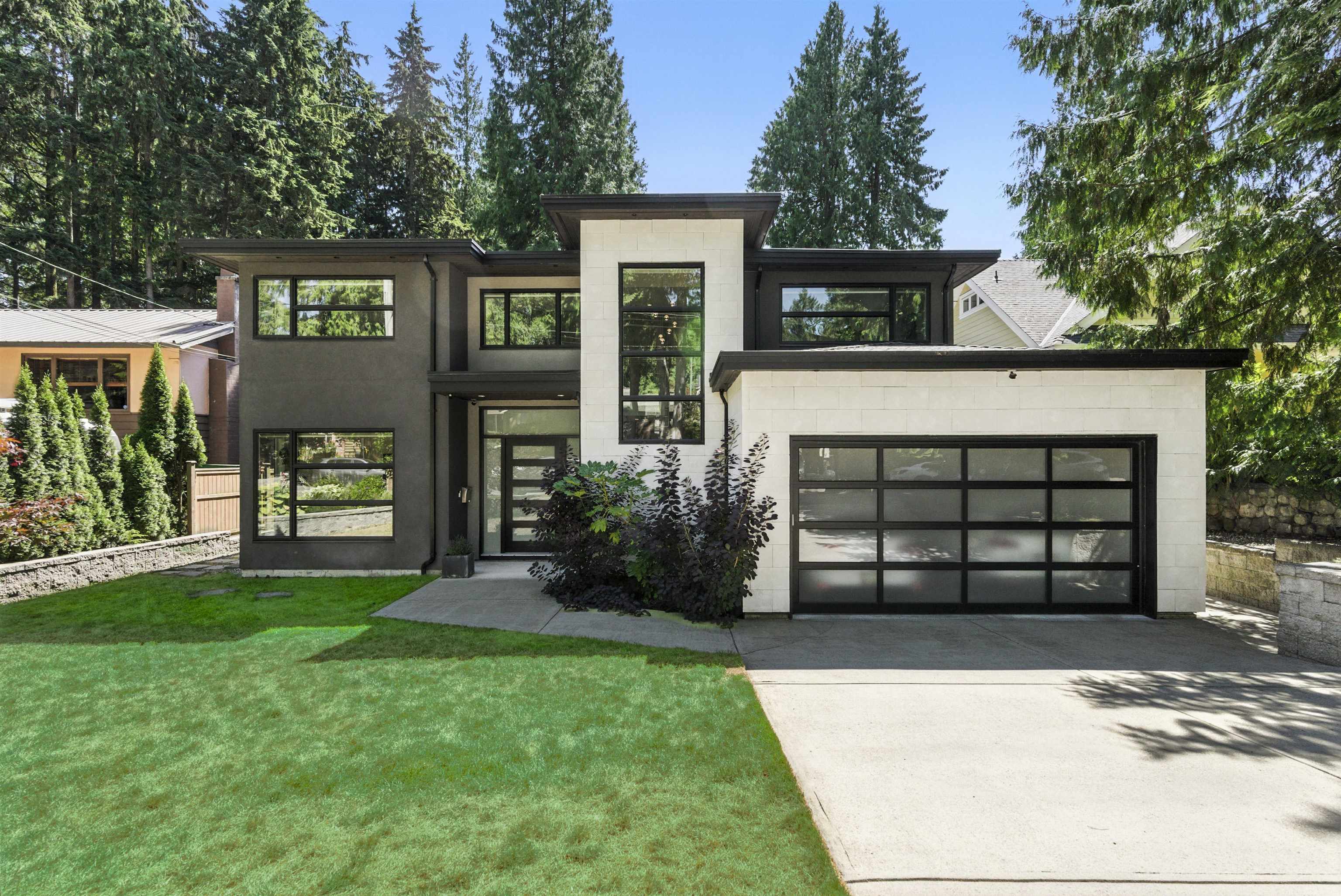 1891 Burrill Avenue, North Vancouver, BC V7K 1M3