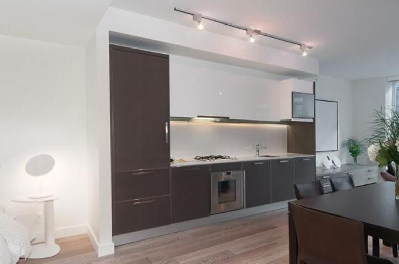 1477 West Pender Street ##206, Vancouver, BC V6G 2S3