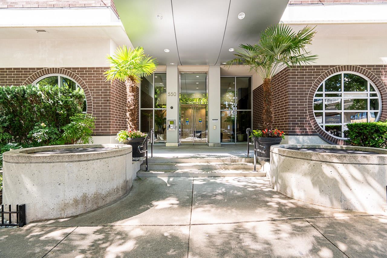1807-550 Pacific Street #908, Vancouver, BC V6Z 3G2