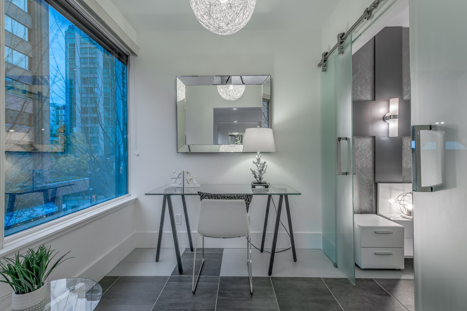 1177 Hornby Street #203, Vancouver, BC V6Z 2E9