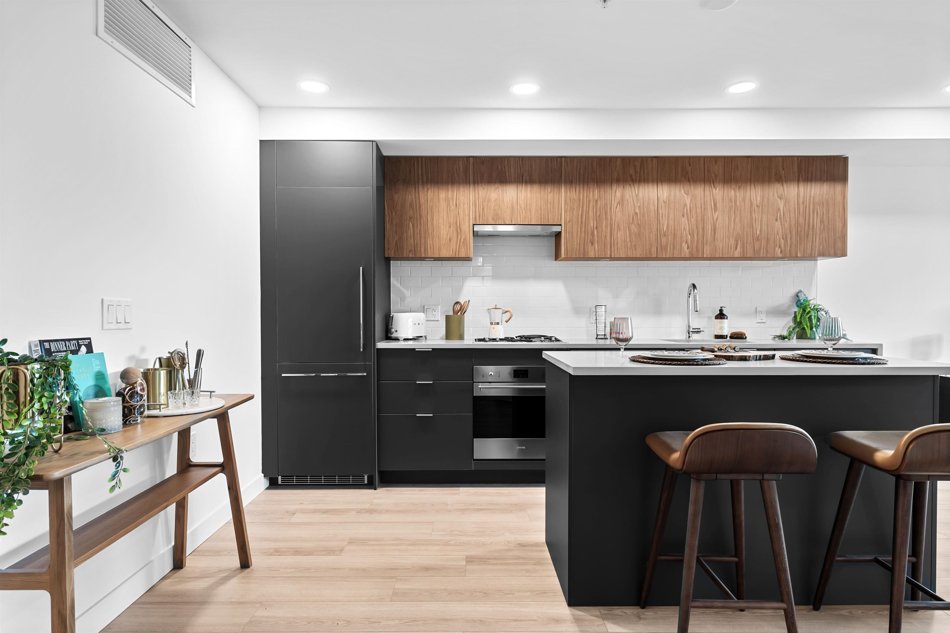 2419 Grant Street #307, Vancouver, BC V5K 3G5
