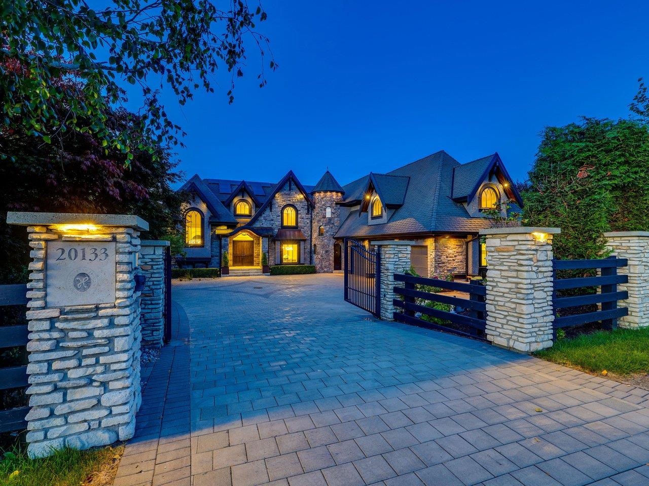 2 Avenue, Langley, BC V2Z 0A3