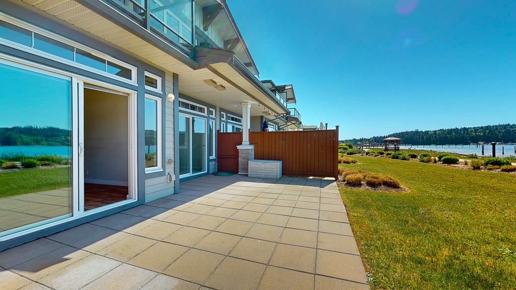 5993 Beachgate Ln, Sechelt, BC V7Z 0S2