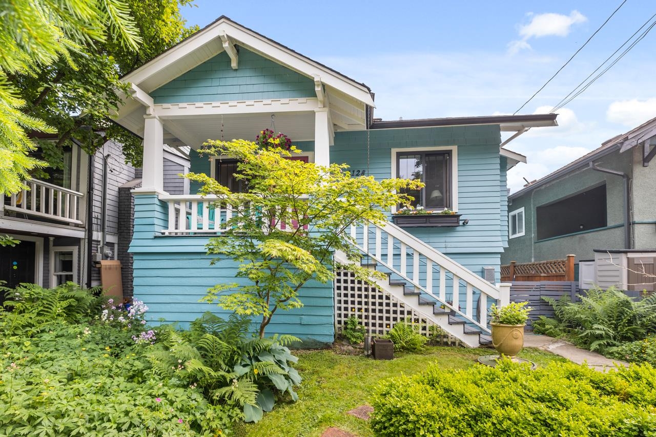1128 East 24th Avenue, Vancouver, BC V5V 2B2