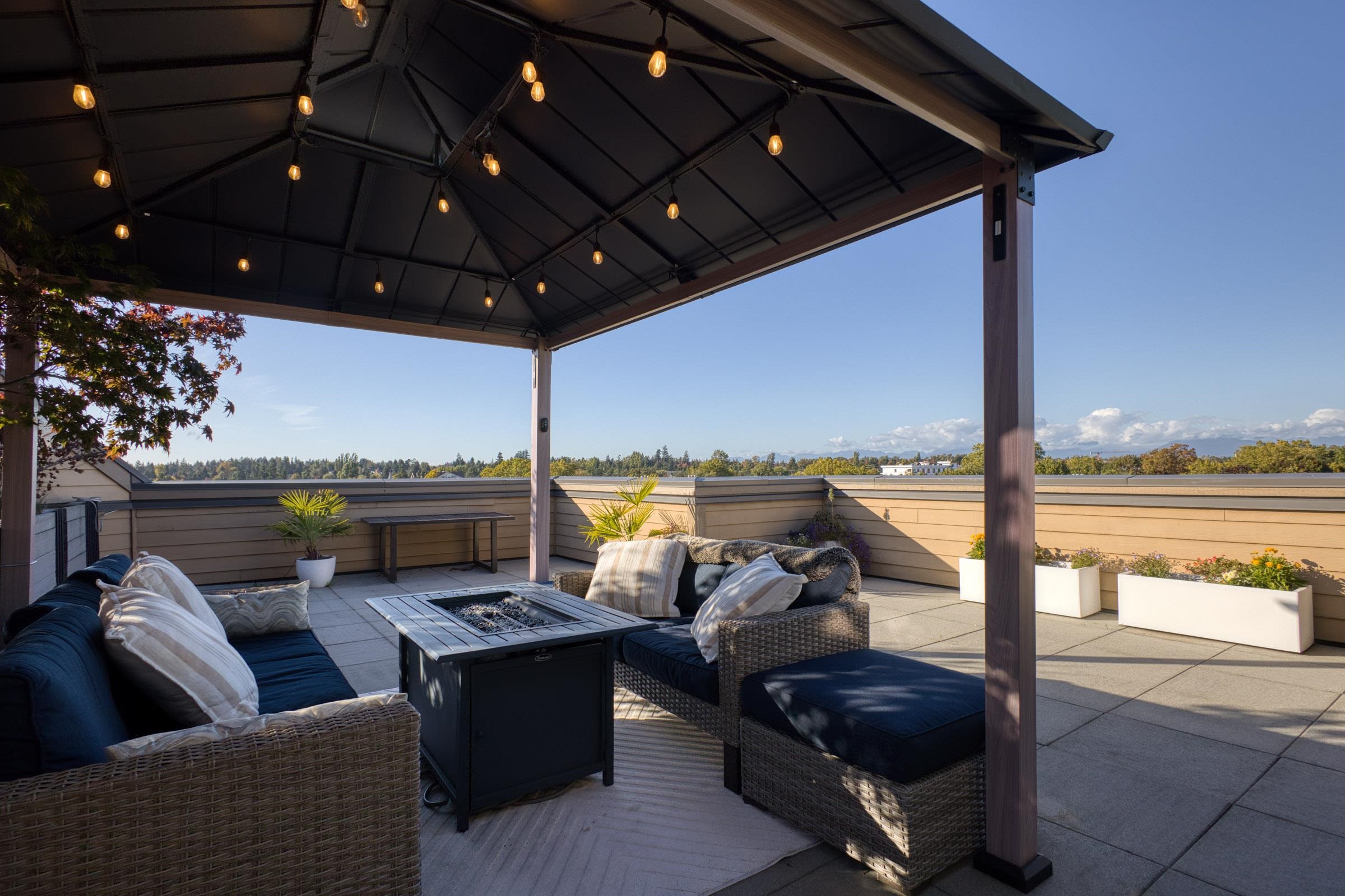 5811 177b Street #406, Surrey, BC V3S 4J4