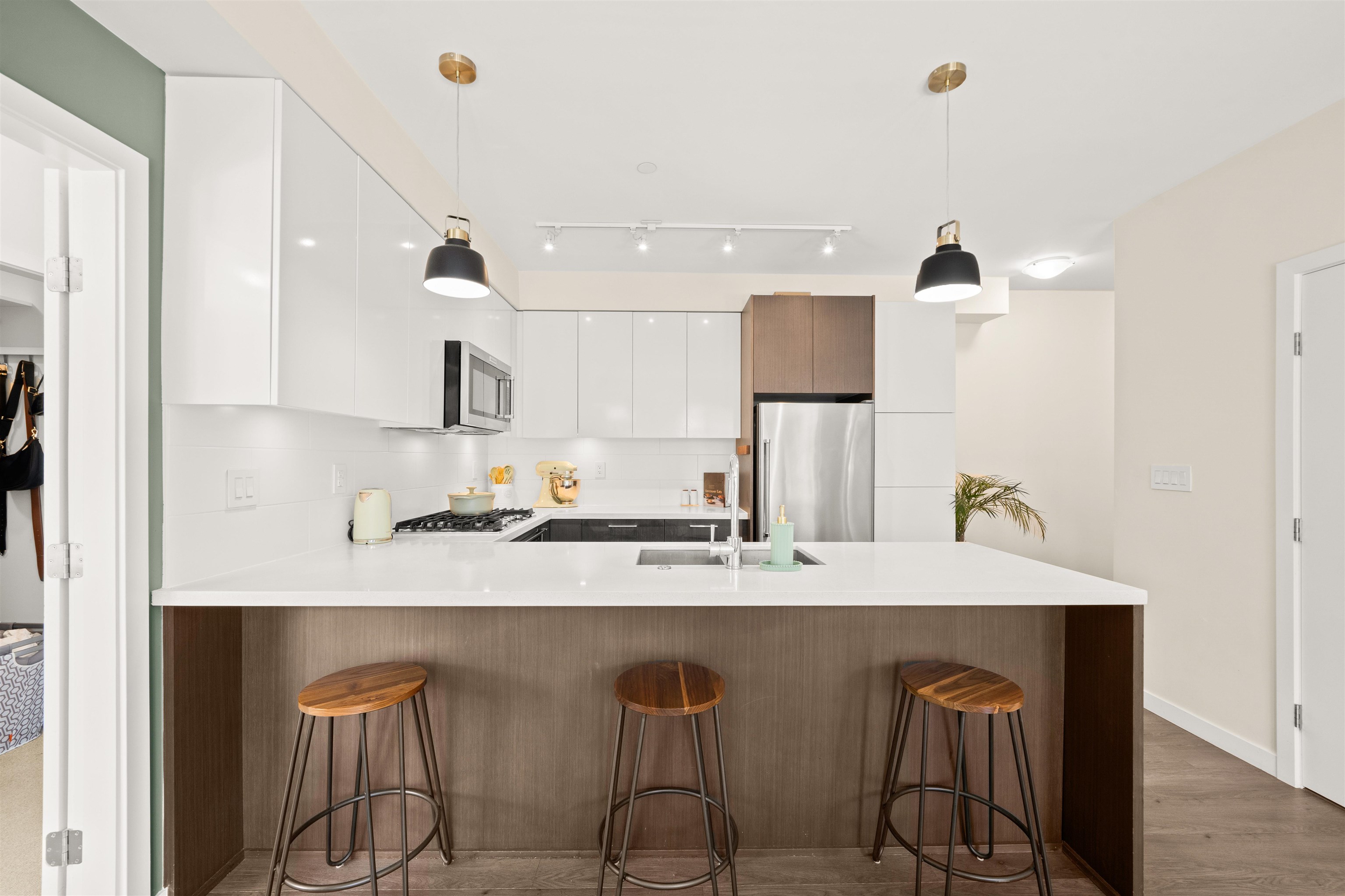 28 East Royal Avenue #305, New Westminster, BC V3L 0B7