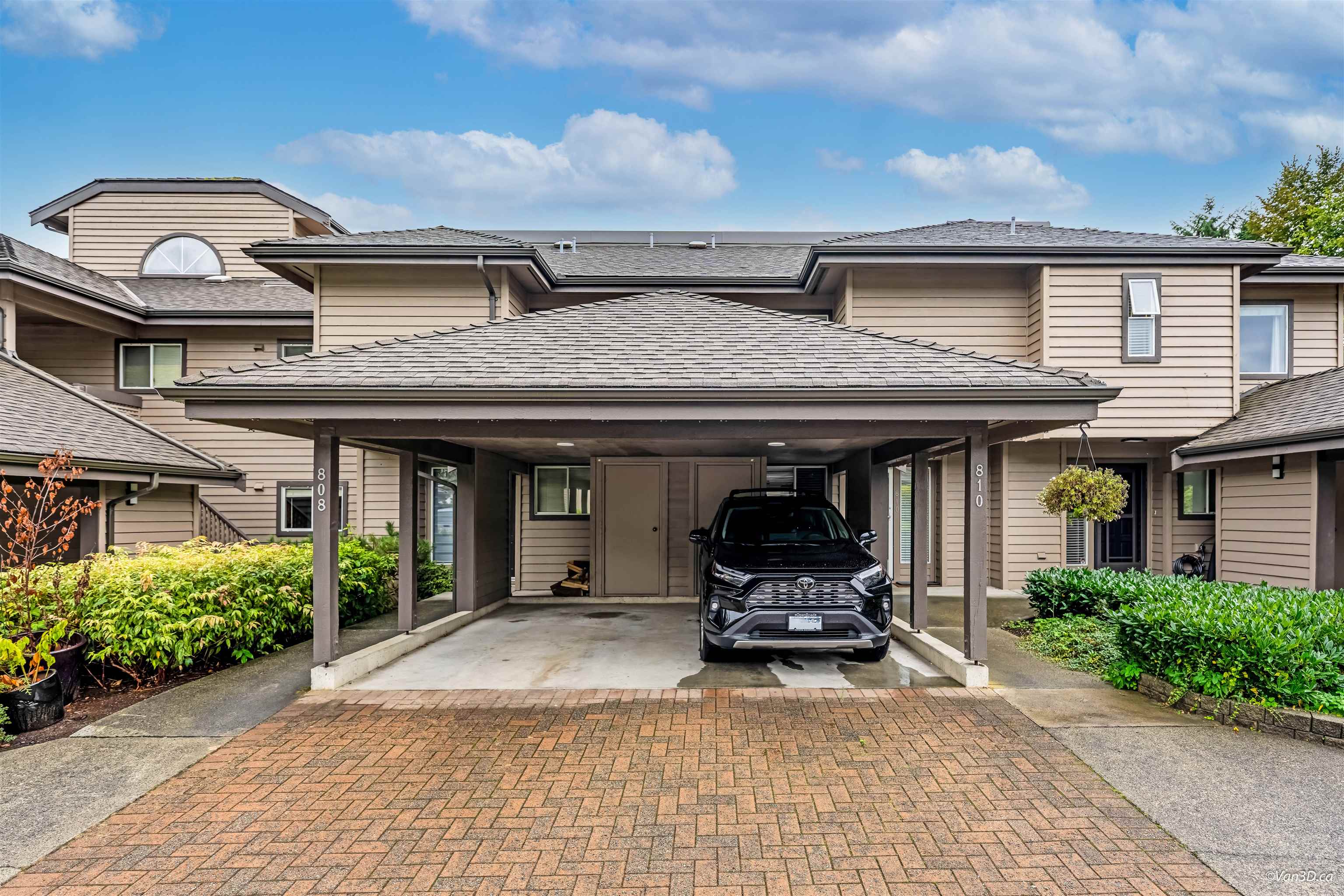 808 Roche Point Drive, North Vancouver, BC V7H 2T8