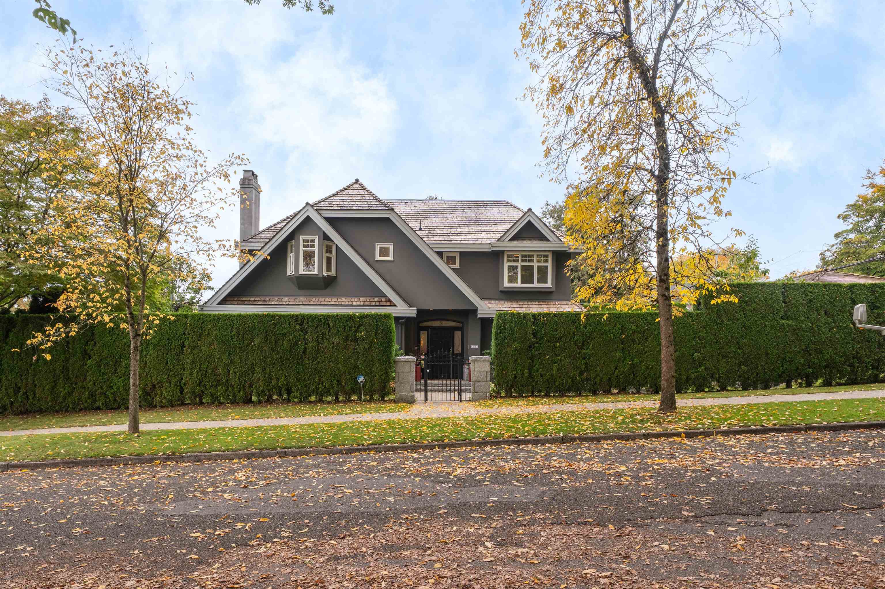 2087 West 18th Avenue, Vancouver, BC V6J 2N7