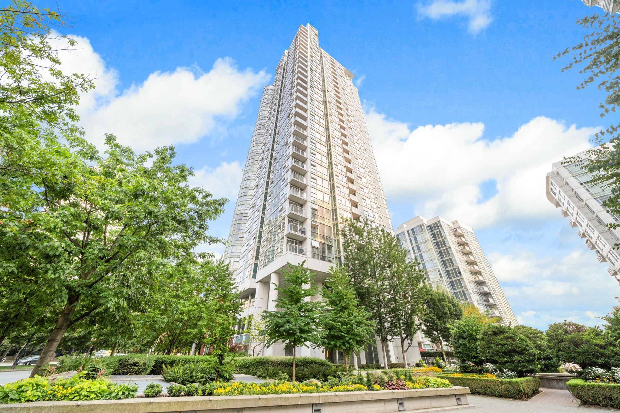 193 Aquarius Mews #1501, Vancouver, BC V6Z 2Z2
