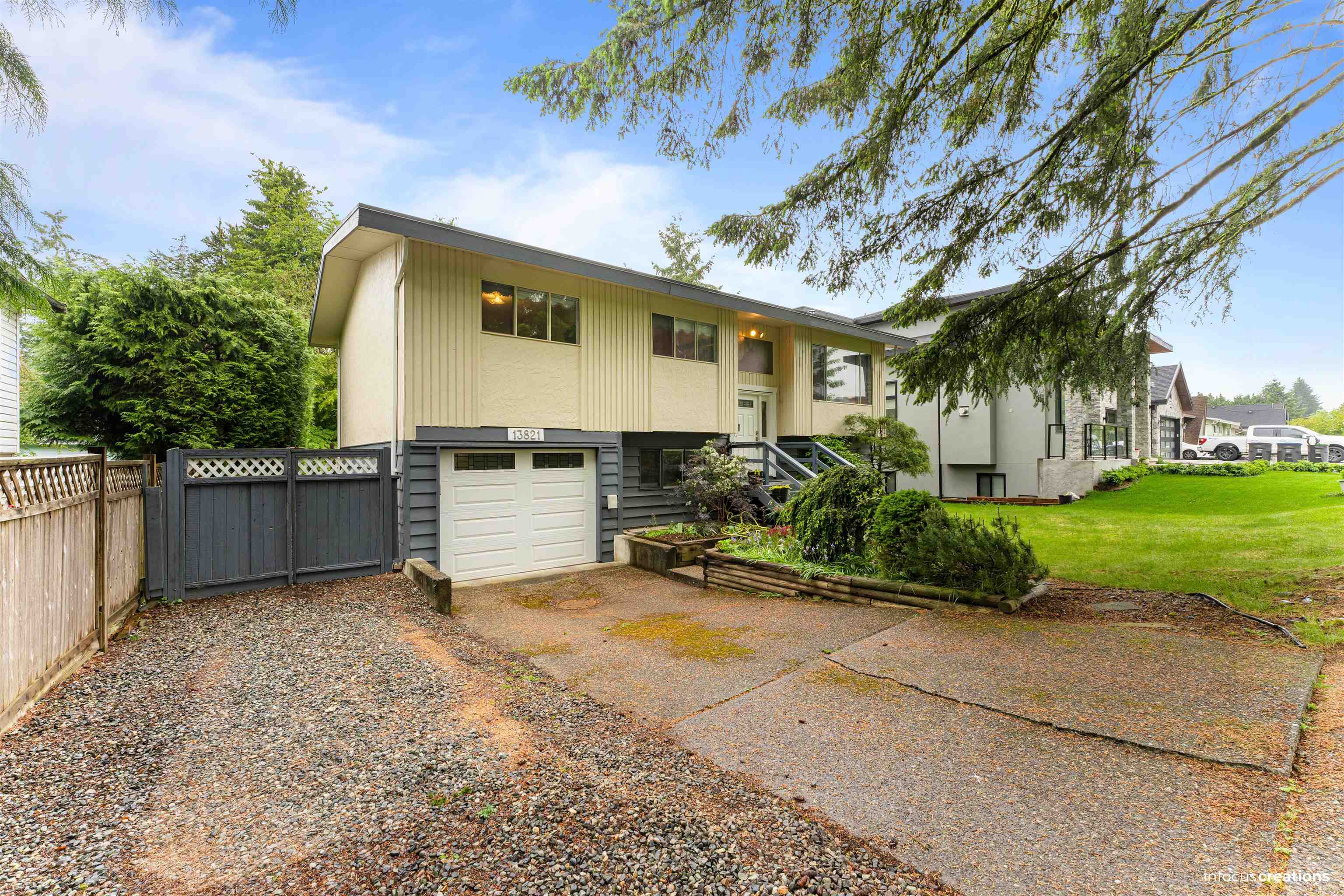 77a Avenue, Surrey, BC V3W 5Z3