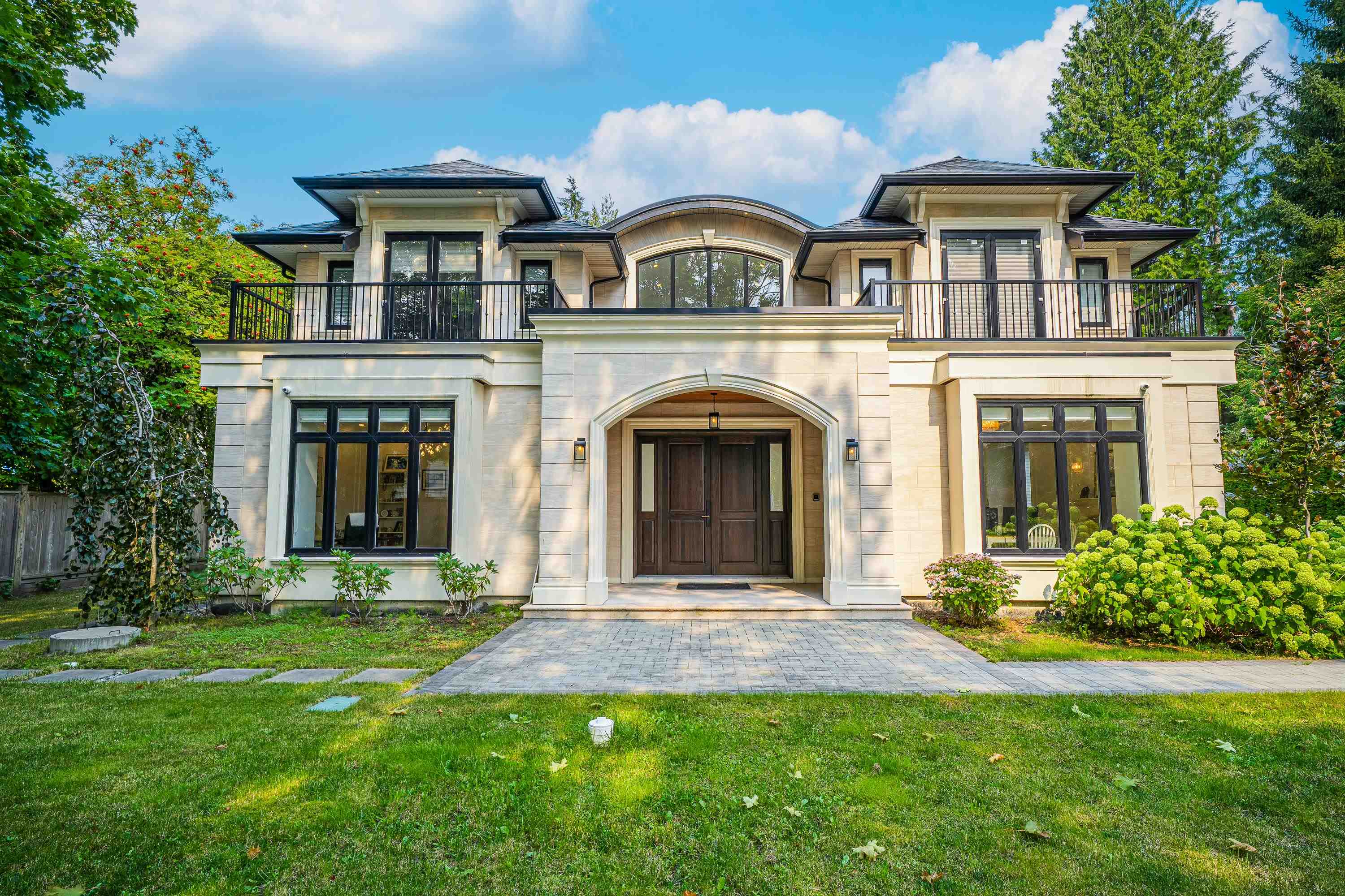 1048 Handsworth Road, North Vancouver, BC V7R 2A6