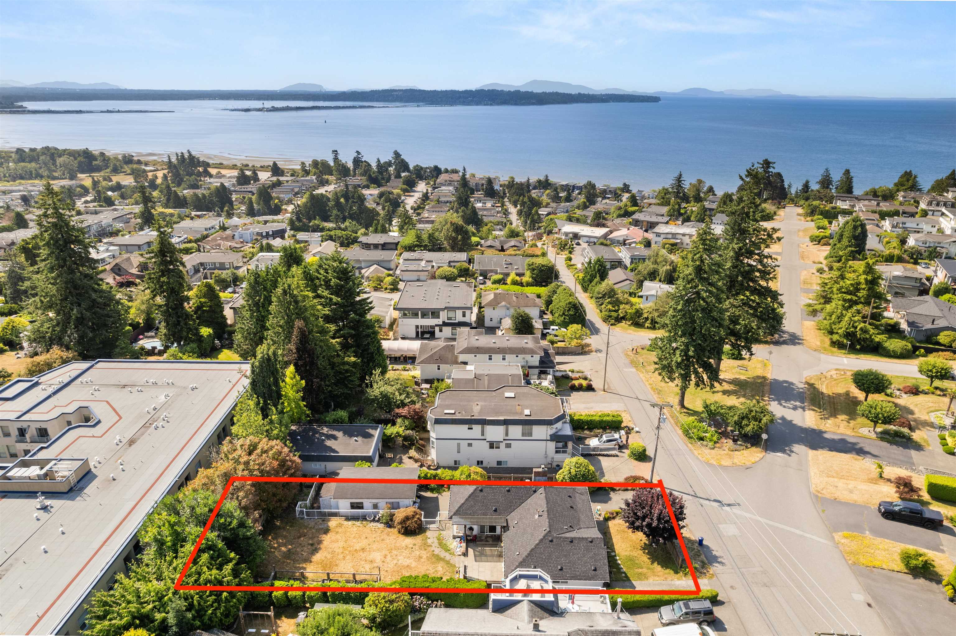 1154 Finlay Street, White Rock, BC V4B 4K8