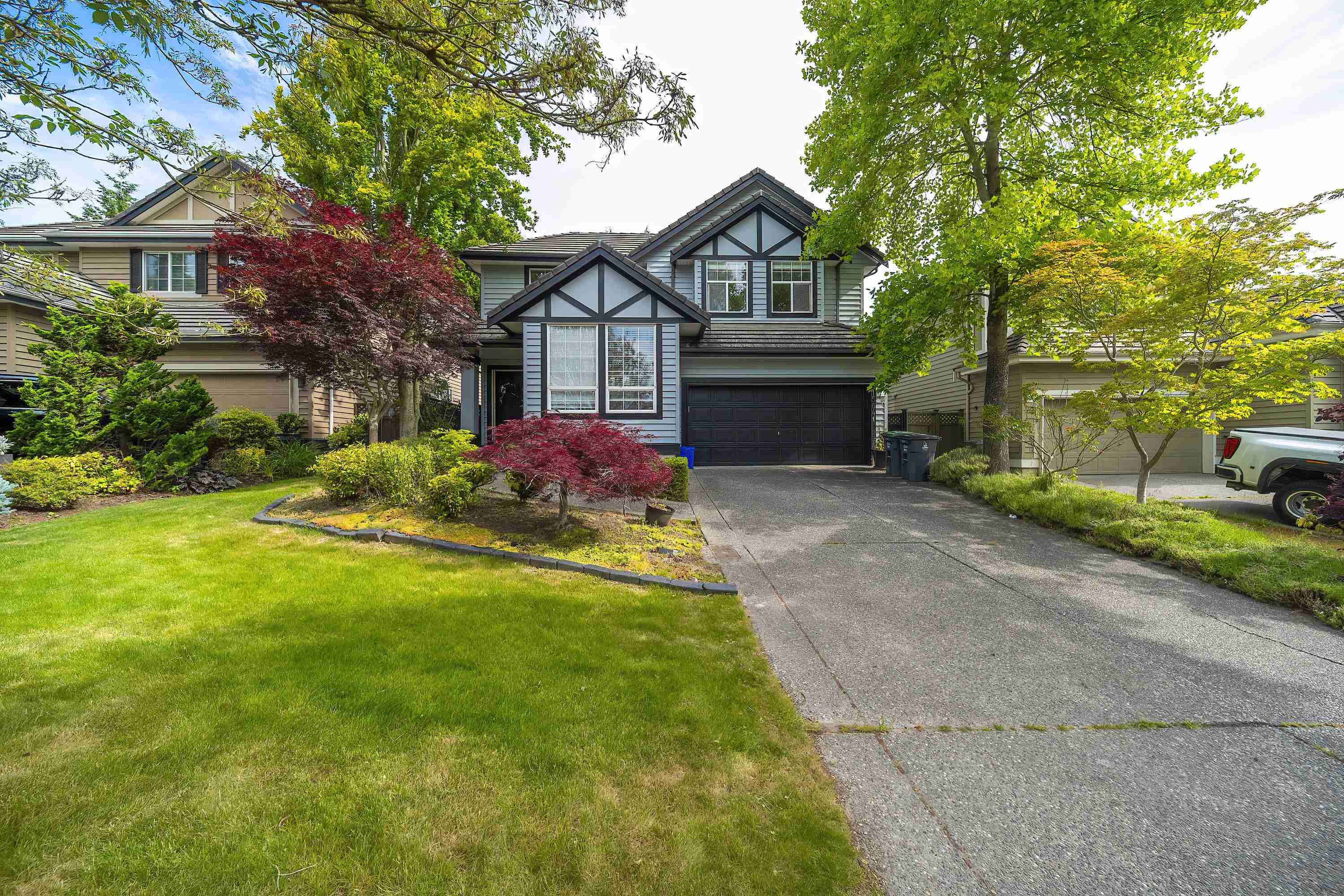 15641 Rosemary Heights Crescent, Surrey, BC V3Z 0K2