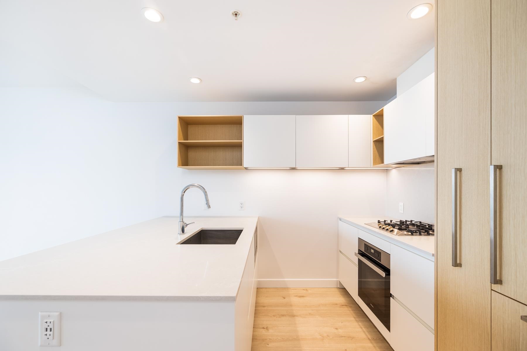 6000 Mckay Avenue #1505, Burnaby, BC V5H 0K2