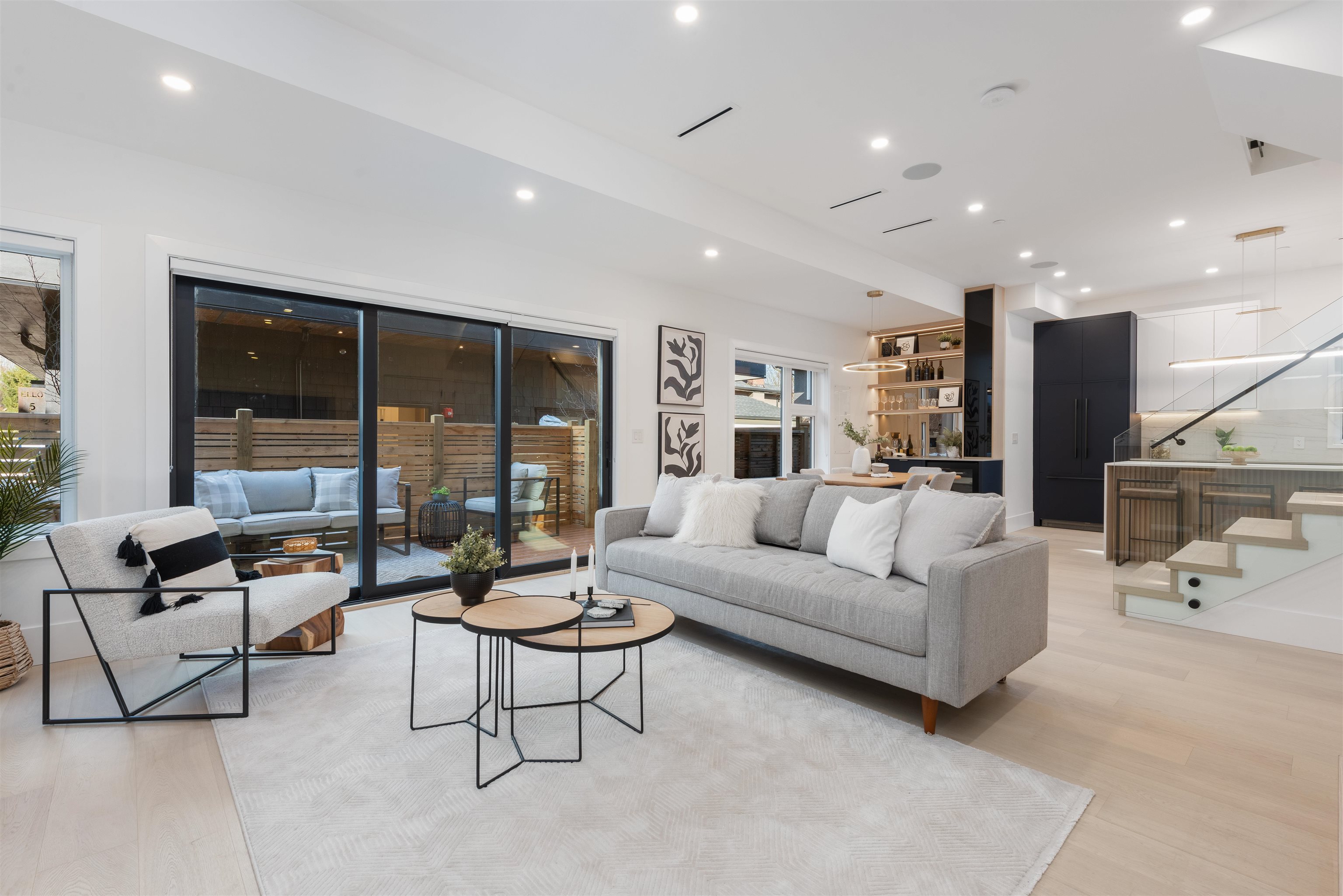 373 East 33rd Avenue #4, Vancouver, BC V5V 2Z8