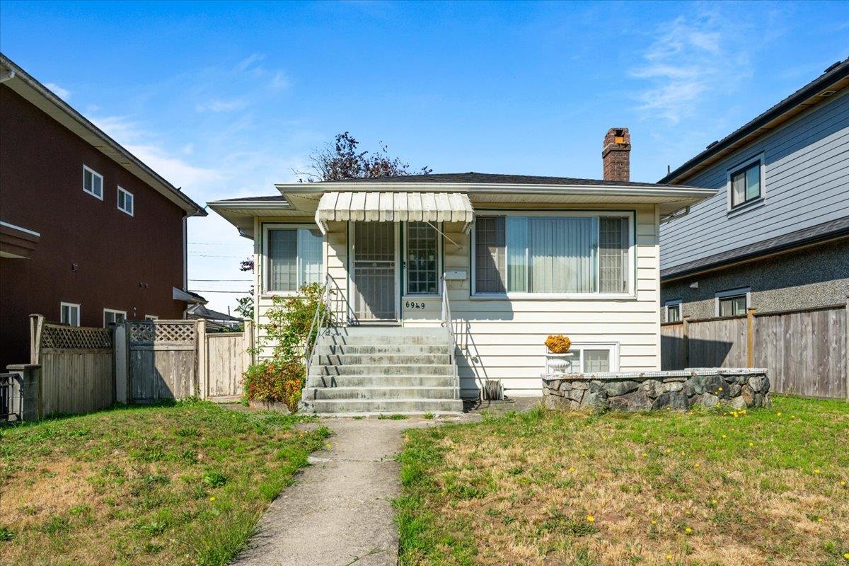 6949 Mckinnon Street, Vancouver, BC V5S 3G4