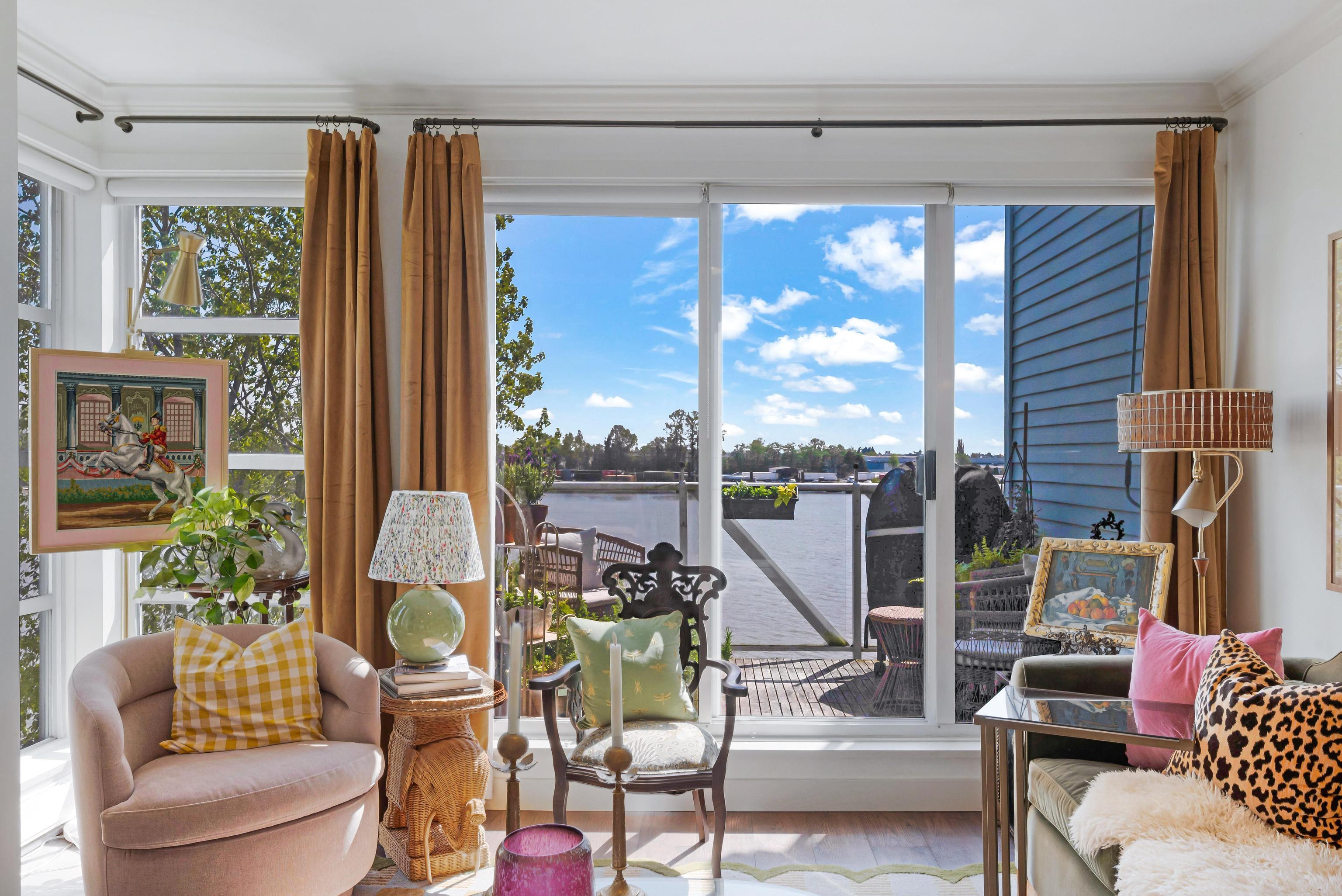 2020 East Kent Avenue North #411, Vancouver, BC V5P 4X1