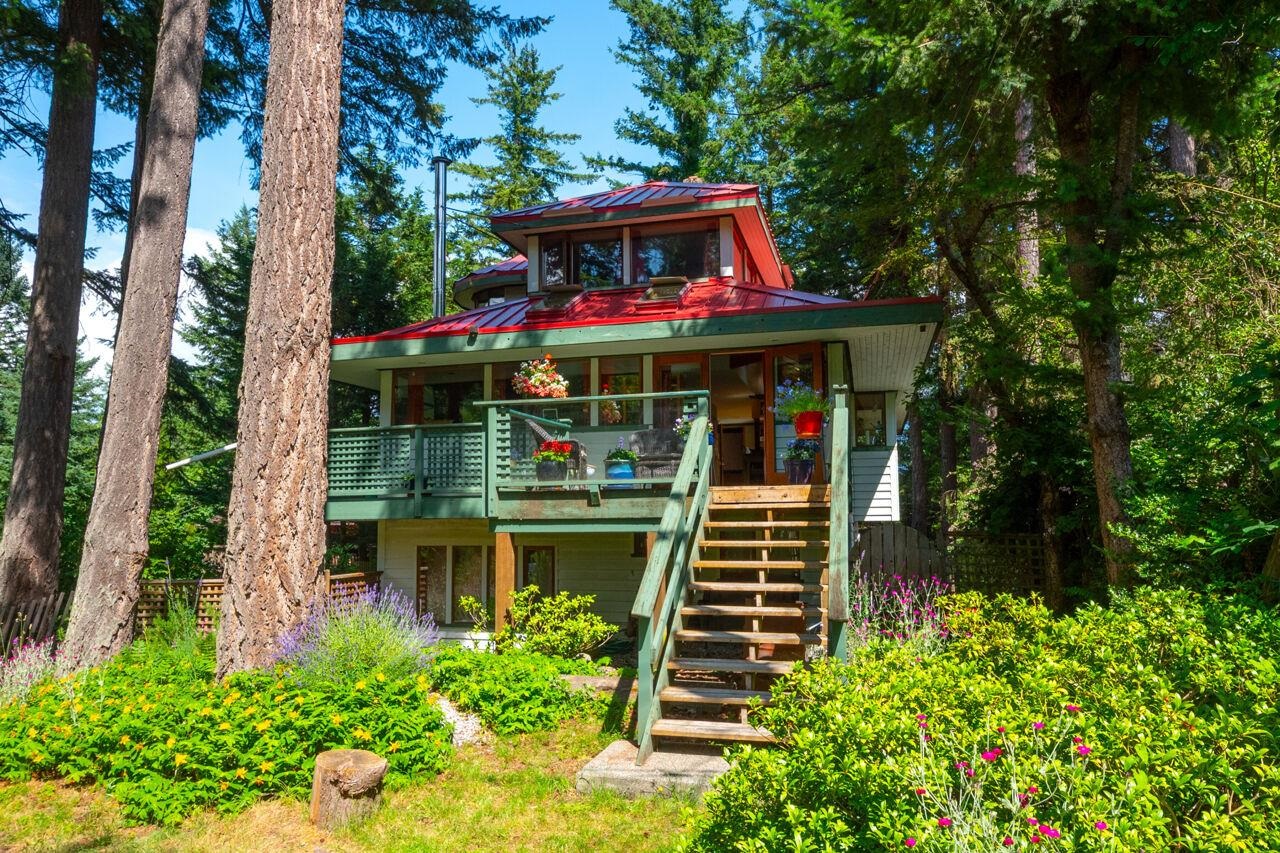 1261 Eagles Nest Road, Bowen Island, BC V0N 1G1