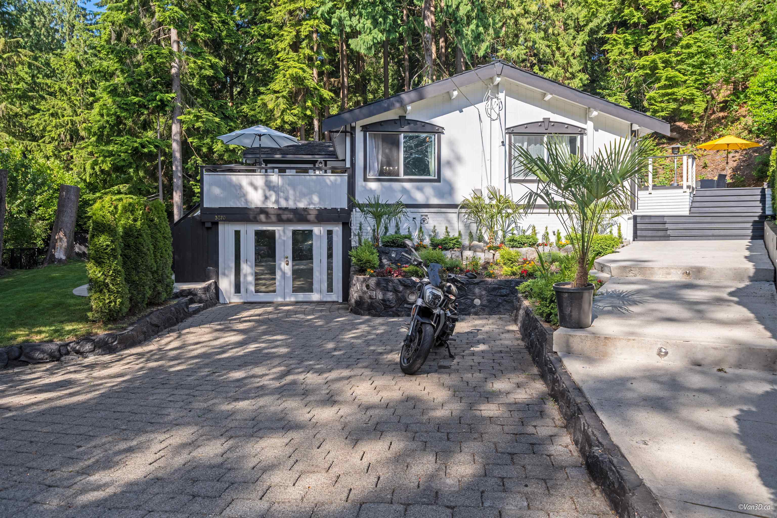 3870 Emerald Drive, North Vancouver, BC V7R 3B8