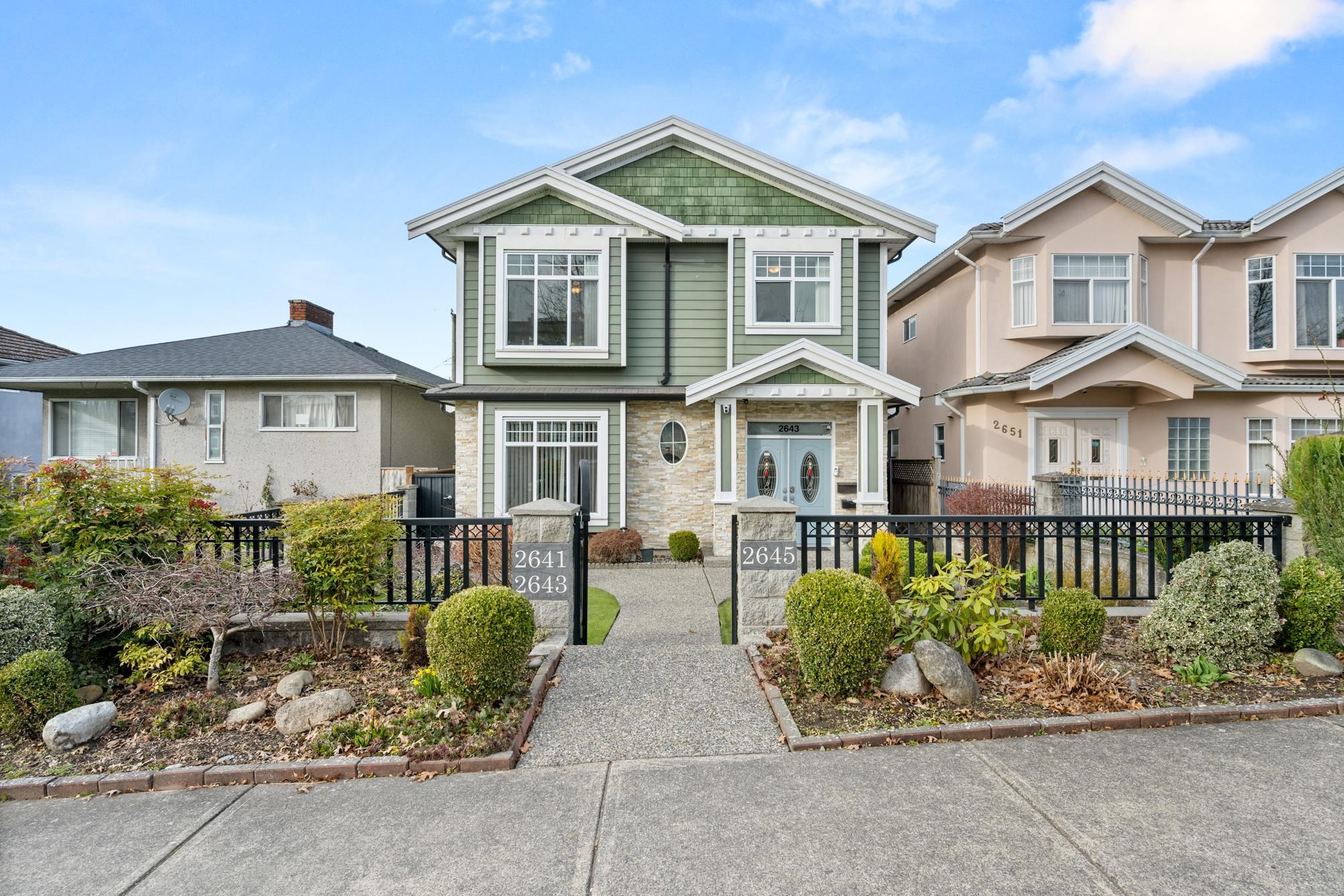 2643 East 8th Avenue, Vancouver, BC V5M 1W4